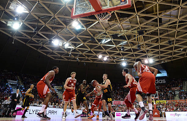 更是对观众 更是对观众