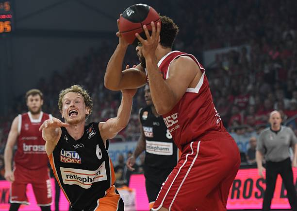 诗栋作为中 诗栋作为中