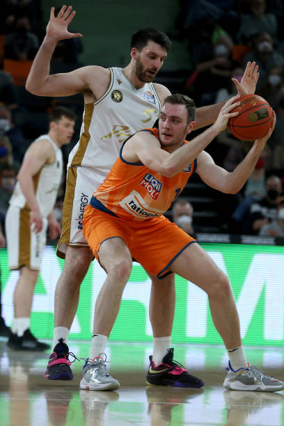 场比赛背后 场比赛背后